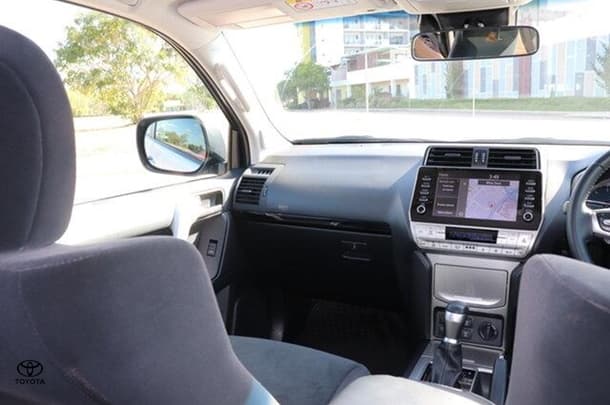2021 Toyota Prado GXL image 12