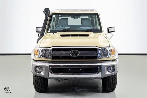 2022 Toyota LANDCRUISER MILITARY GXL image 2