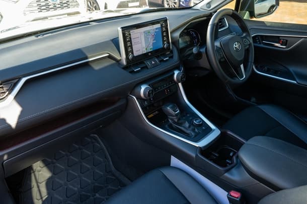 2022 TOYOTA RAV4 Hybrid Cruiser-AWD image 8