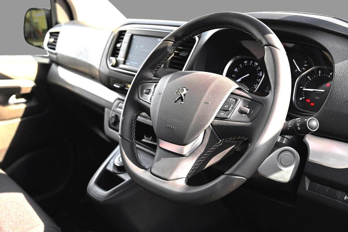 2024 Peugeot Expert Pro SWB Auto image 5