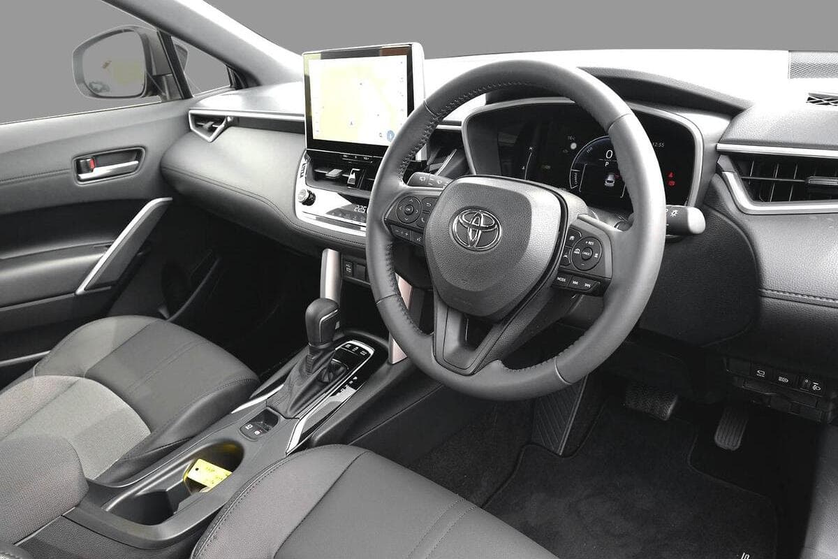 2024 Toyota Corolla Cross GXL Auto eFour image 8
