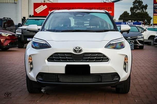 2024 Toyota Yaris Cross Hybrid GX image 3