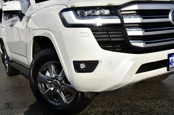 2023 Toyota Landcruiser VX image 2