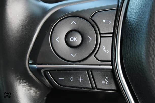 2019 Toyota Camry Hybrid SL image 32