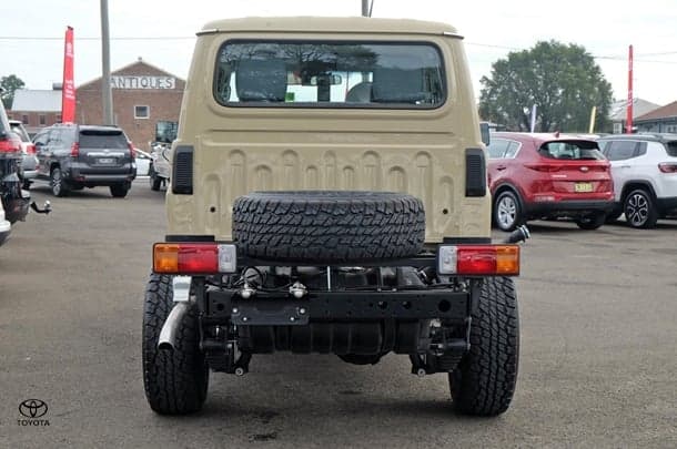 2024 Toyota LC MILITARY GXL image 5