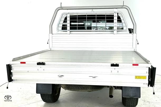 2024 Toyota Hilux Workmate image 29