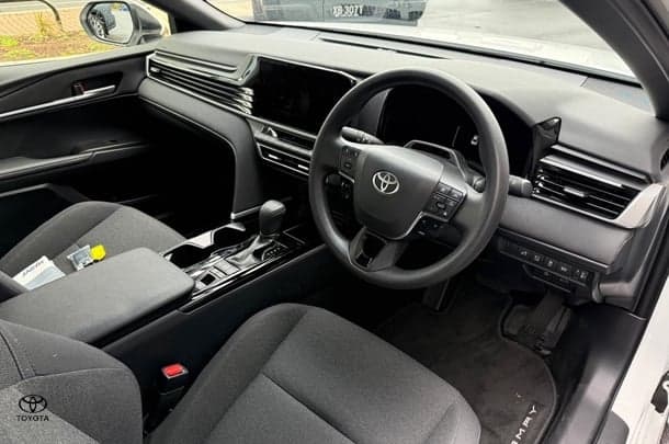 2024 Toyota Camry Hybrid Ascent image 7