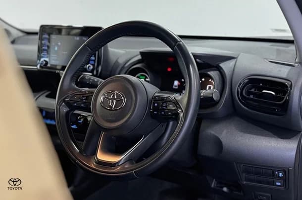 2021 Toyota Yaris Cross Hybrid GX image 17