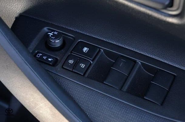 2024 Toyota Corolla Hatch Hybrid Ascent Sport image 14