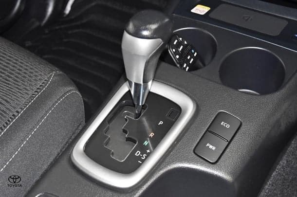 2024 Toyota Hilux 4x4 SR5 image 13