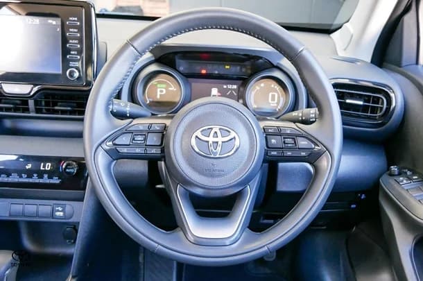 2024 Toyota Yaris Cross Hybrid GX image 11