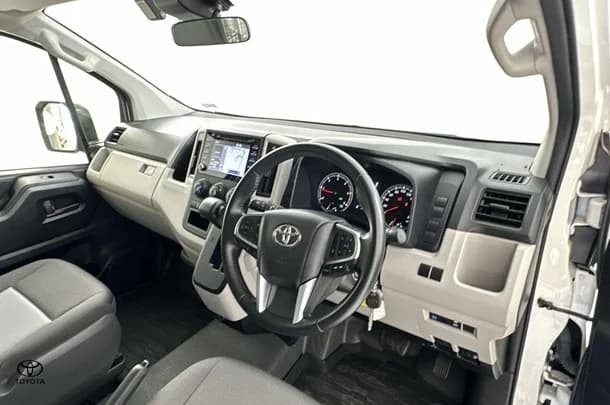 2019 Toyota Hiace LWB image 13