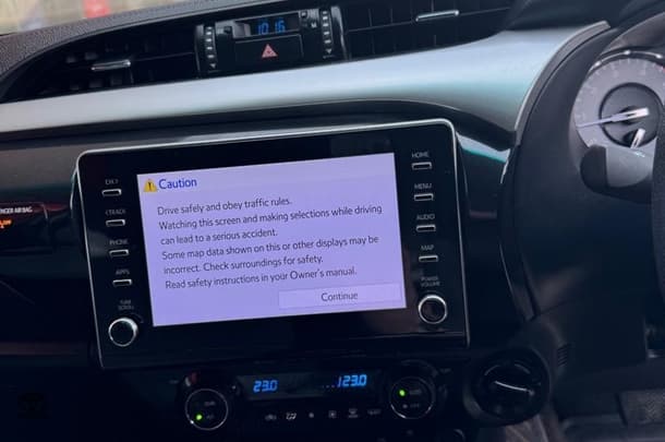 2022 Toyota Hilux SR5 image 31