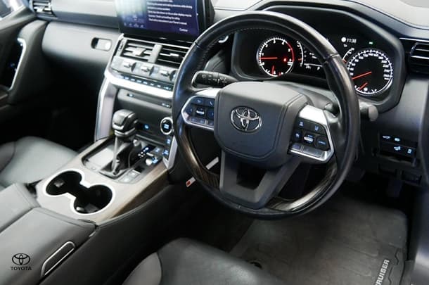 2023 Toyota Landcruiser Sahara image 8