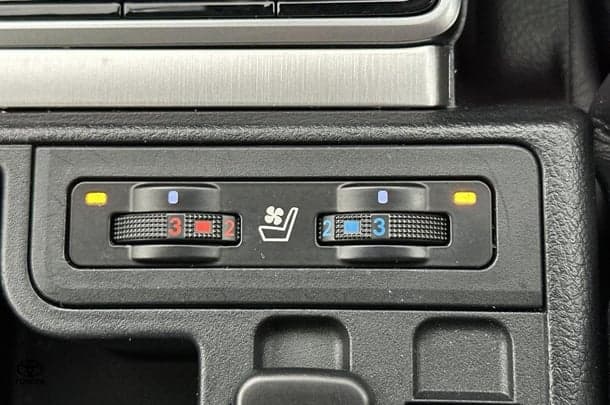 2022 Toyota Prado Kakadu image 27