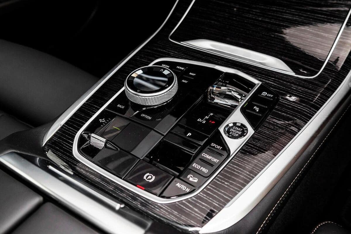 2025 BMW X7 M60i G07 LCI Auto 4x4 image 19