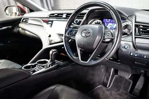 2019 Toyota Camry SX image 11