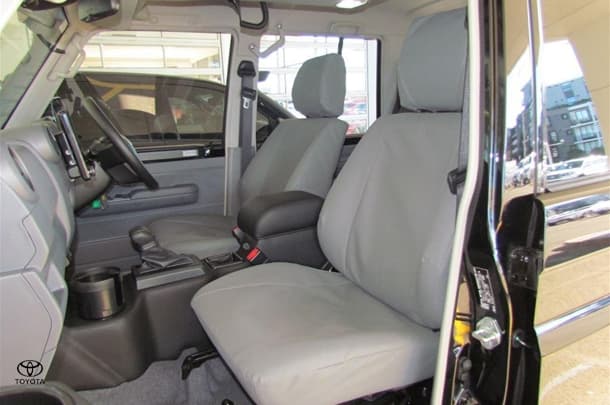 2024 Toyota LC Military GXL image 18
