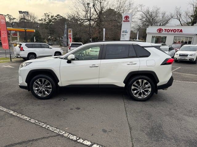 2021 Toyota RAV4 Cruiser 2WD image 4