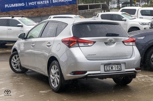 2017 Toyota Corolla Ascent Sport image 2
