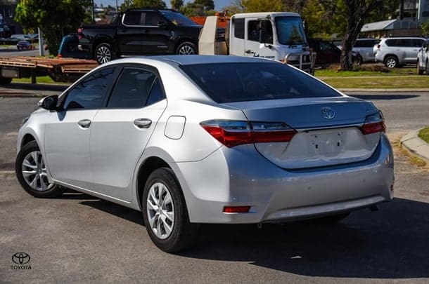 2018 Toyota Corolla Sedan Ascent image 2