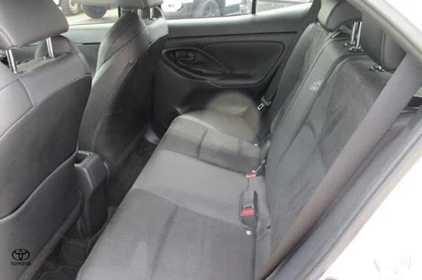2022 Toyota Yaris Cross Hybrid GR-S image 16
