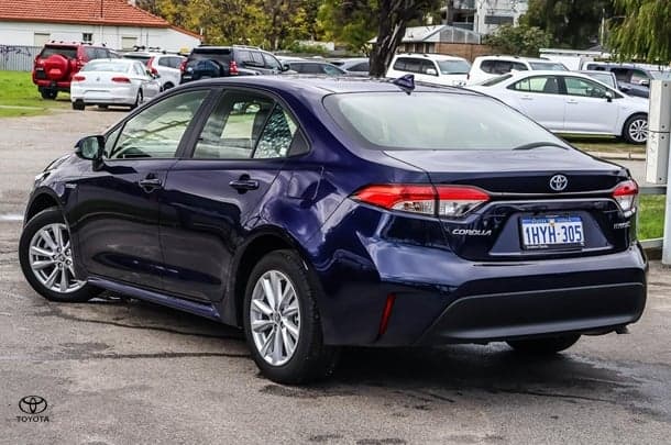 2023 Toyota Corolla Sedan Hybrid Ascent Sport image 2