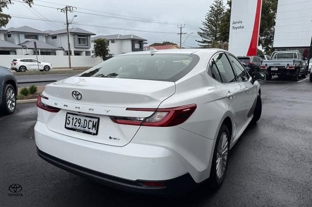 2024 Toyota Camry Hybrid Ascent image 4
