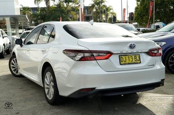 2022 Toyota Camry Hybrid Ascent image 3