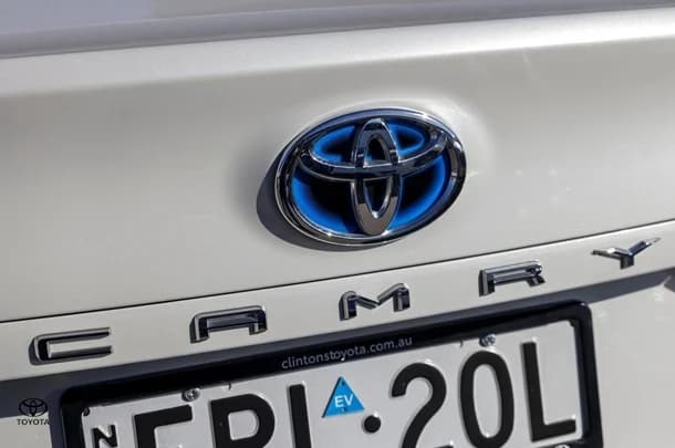 2020 Toyota CAMRY HYBRID Ascent image 23