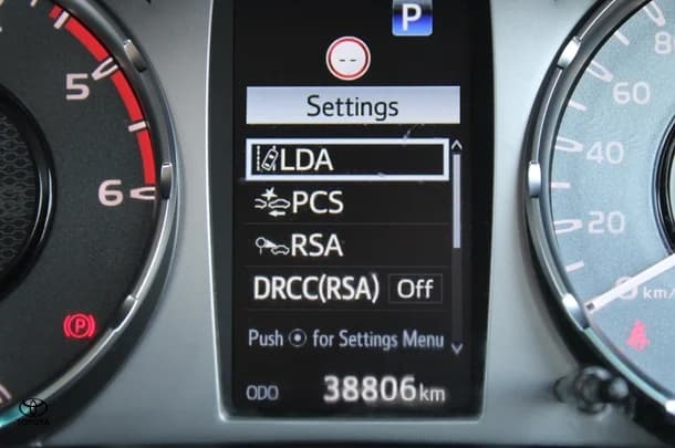 2023 Toyota Hilux 4x4 SR5 image 28