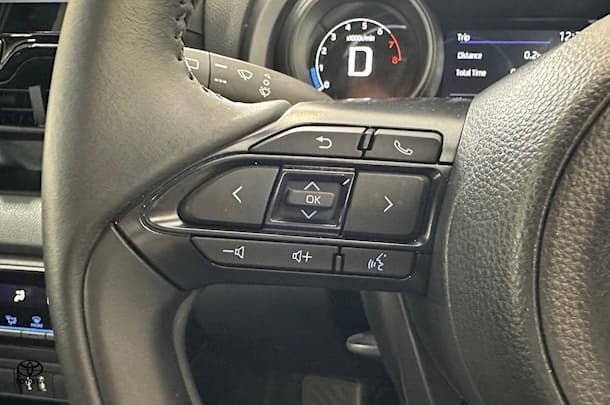 2023 Toyota Yaris SX image 17
