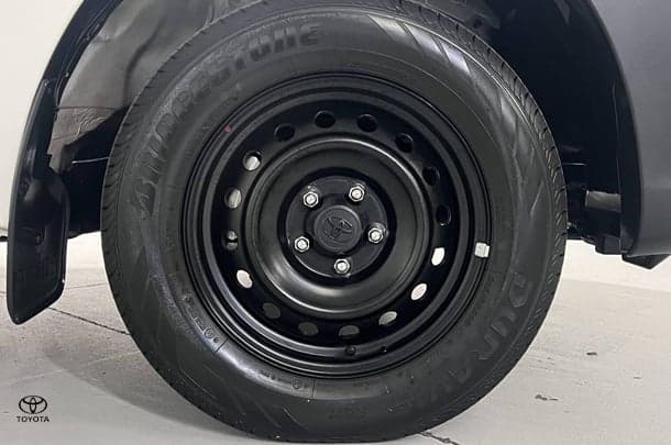2024 Toyota Hilux Workmate image 5