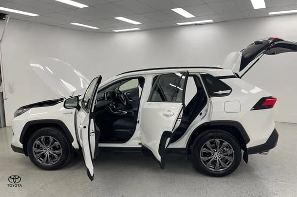 2023 Toyota RAV4 Hybrid GXL-2WD image 13