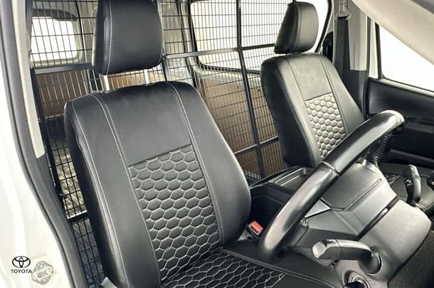 2022 Toyota Hiace SLWB image 32