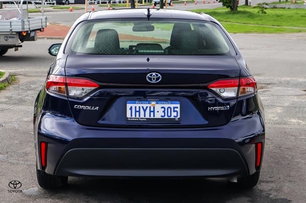 2023 Toyota Corolla Sedan Hybrid Ascent Sport image 5