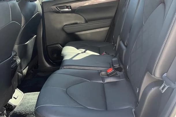 2023 Toyota Kluger Hybrid AWD GRANDE image 7