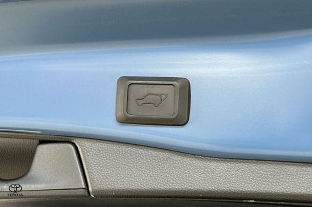2022 Toyota RAV4 Edge AWD image 32