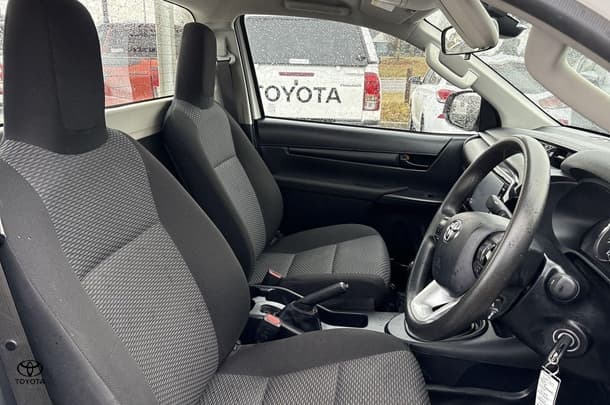 2023 Toyota HILUX Workmate image 12