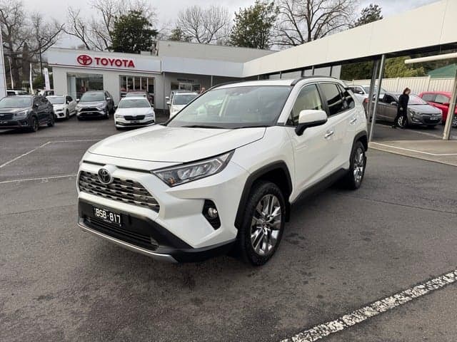 2021 Toyota RAV4 Cruiser 2WD image 3