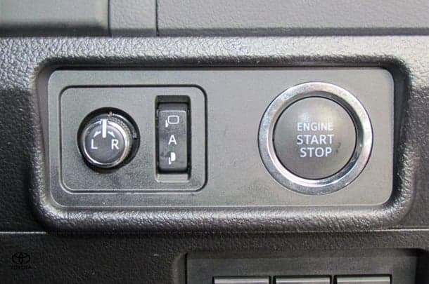2023 Toyota Prado VX image 11