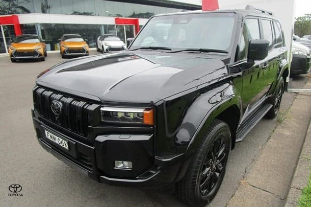 2024 Toyota Prado VX image 3