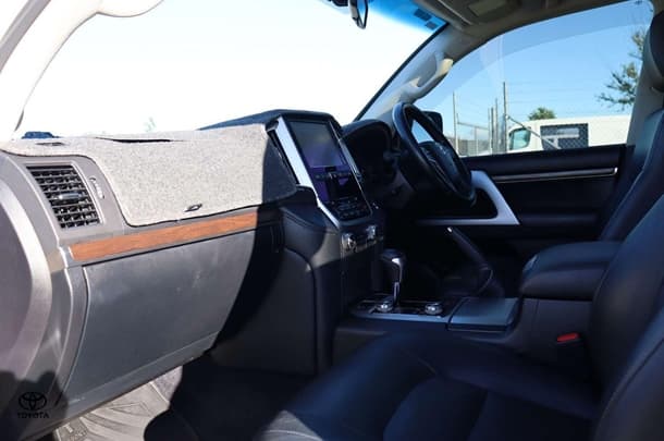 2018 Toyota Landcruiser VX image 26