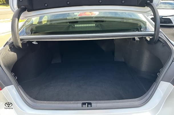 2022 Toyota Camry Hybrid Ascent image 10