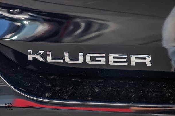 2022 Toyota Kluger Hybrid AWD GRANDE image 16