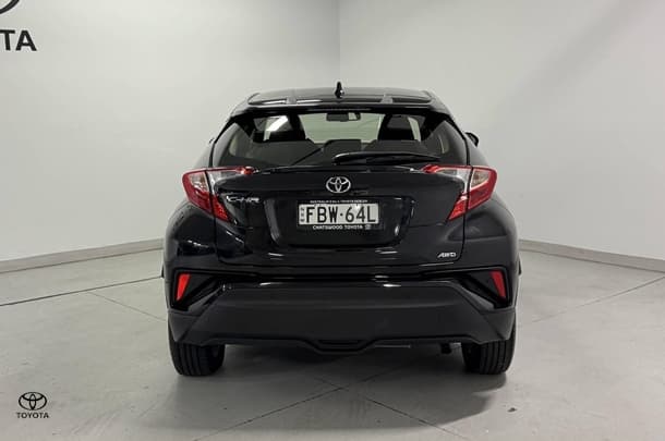 2023 Toyota C-HR GXL AWD image 7