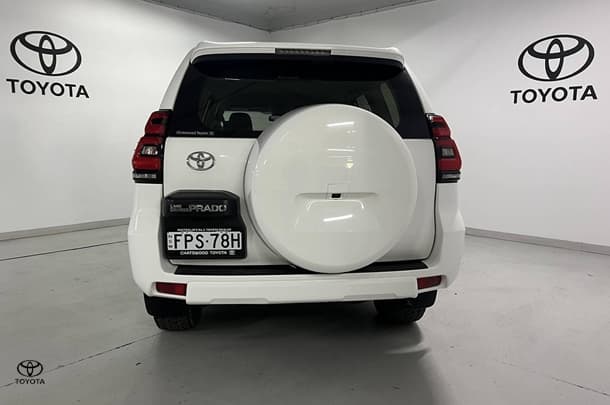 2020 Toyota Prado GX image 6