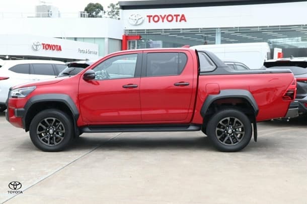 2023 Toyota Hilux 4x4 Rogue image 16
