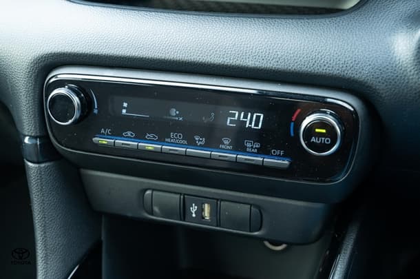 2023 TOYOTA Yaris ZR image 13