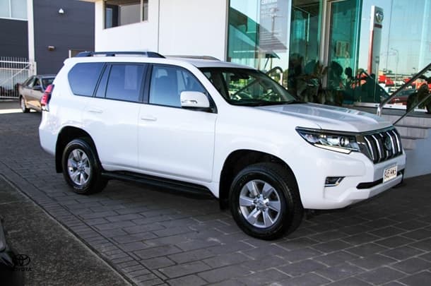 2023 Toyota Prado GXL image 7